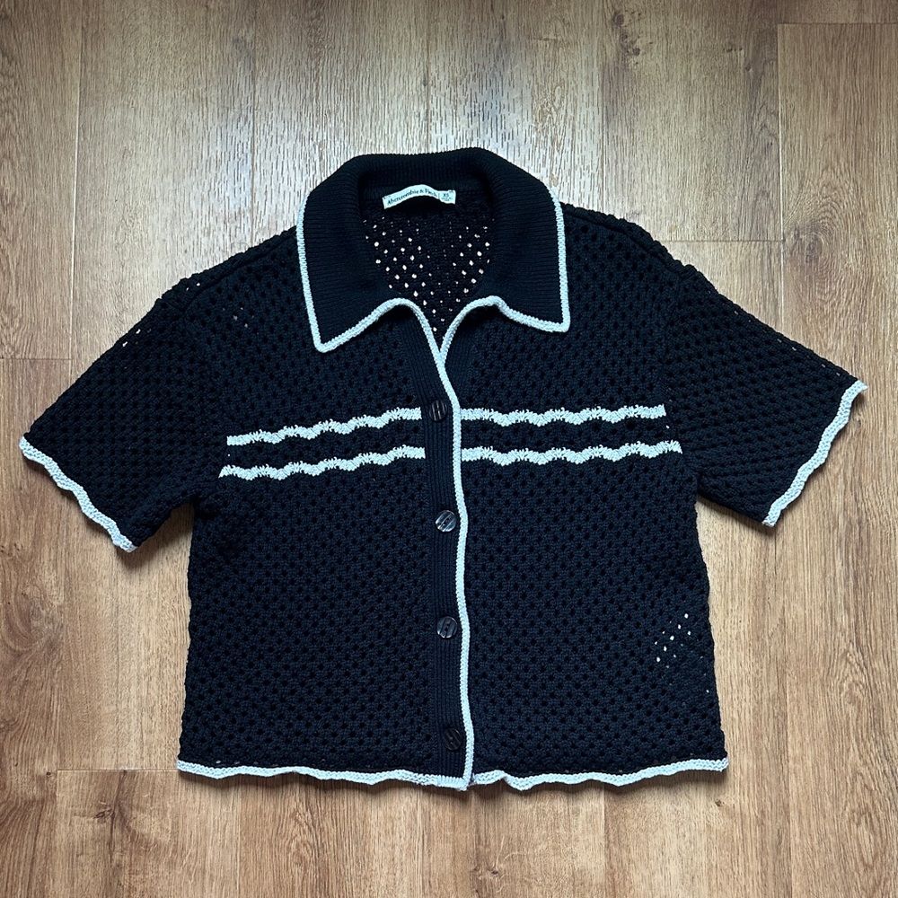 Abercrombie & Fitch Black Knit‎ Shorts Sleeve Cardigan with White Edging Size XS